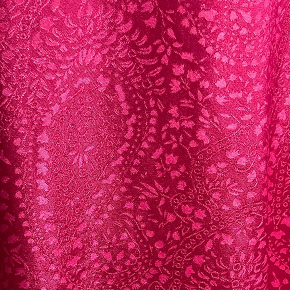 Vintage Victoria’s Secret gold label pink paisley robe - Picture 4 of 5